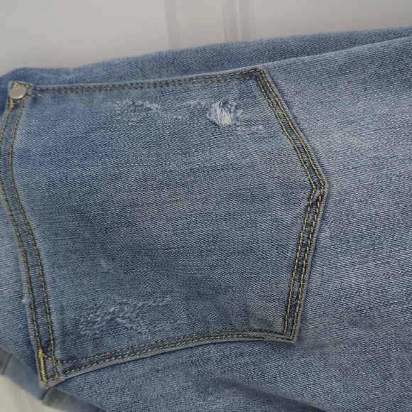 Judy Blue Jeans - Picture 4 of 5